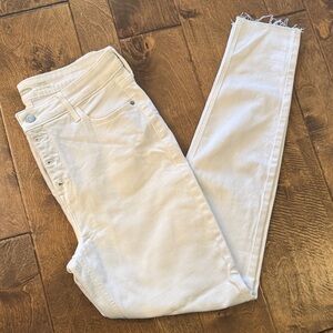Old Navy Size 12 Tall Women's White Skinny  Jeans Button Fly